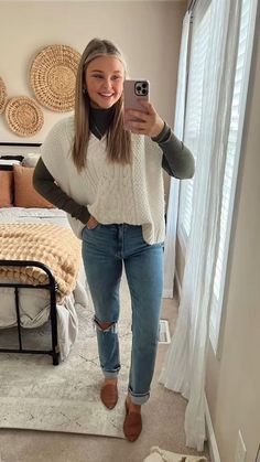 Fall Transition Church Outfit, Sherpa Crewneck Outfit, Older Women Fall Outfits, Fall Outfits Teachers Business Casual, Dress For Your Day Work Outfits, Fall Casual Mom Outfits, Fall Market Outfit Ideas, Cute Outfits Business Casual, Teacher Outfit Essentials