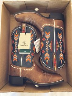 Nice Western Shirts, Horse Shoes Aesthetic, Western Outfits For Rodeo, Cute Country Shoes, Country Tops For Women, Cowgirl Birthday Gifts, Hey Dudes Aesthetic, Ariat Boots Women, Cute Cowboy Boots For Women