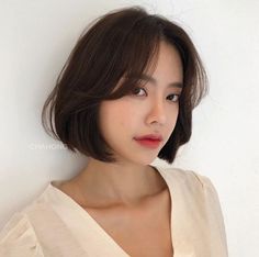 Asian Bob With Curtain Bangs, Short Length Bob With Layers, Short Asian Hair With Bangs, Short French Bob Thick Hair, Haircut Ideas Trendy, Sleek Short Hair, Hairstyle Ideas Easy