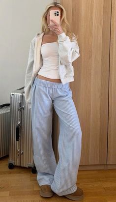 Toms Trunks, Trunks Outfit, Outfits Lazy Days, Stockholm Outfit, Lazy Fashion, Woman Skirt, Outfits Lazy, Woman Aesthetic, Skirt Outfits Fall