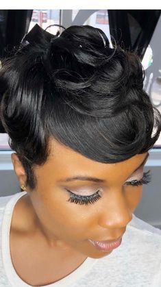 Black Hair Curls, Layered Pixie Cut, How To Curl Short Hair, Beautiful Gray Hair, Short Black Hairstyles