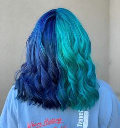 Half Light Blue Half Dark Blue Hair, Colorful Split Dyed Hair, Unique Split Dyed Hair, Blue Hair Split Dye, Split Dyed Hair Blue, Brown And Turquoise Hair, Spilt Dye Hair Ideas, Blue Split Dye Hair, Blue Split Dye