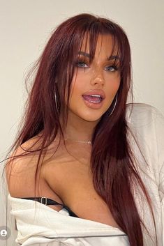 Hair Color Ideas Blue Eyes, Auburn Hair Color On Olive Skin, Red Hair For Blue Eyes, Red Hair For Pale Skin And Blue Eyes, Dark Red Hair Makeup Ideas, Dark Auburn Hair Tan Skin, Hair Color Ideas For Blue Eyes Pale Skin, Dark Red Hair On Olive Skin, Blue Eye Hair Color Ideas