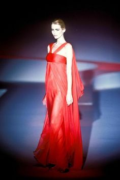 Claudia Schiffer Iconic VALENTINO Runway Red Long Dress Vintage•#Ad• Claudia Schiffer Valentino, Designer Red Summer Dresses, Designer Red Dresses For Summer, Designer Red Silk Dress, 90s Runway Fashion Dresses, Red Runway Fashion, Valentino 90s, Vintage Versace Dress, 1960s Outfit