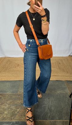 40 Year Old Style Outfits, 35 Year Old Mom Outfits, Southwest Outfits Women, Summer Outfits White Jeans, Casual Chic Outfit Ideas, Saturday Casual Outfit, Millenial Outfit Updates, Denim Culottes Outfits, Modern Mom Outfits