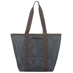 El Freeway Tote es una bolsa de 30 litros que encaja perfectamente en un lateral del compartimento principal dividido del Freeway Longhaul.
El bolso se puede quitar fácilmente para pequeños viajes a la tienda o para centralizar sus compras, ropa u otros artículos similares en una bolsa más pequeña. Construimos el bolso con el mismo material de nailon duradero que el Longhaul, por lo que combina con el interior. El Freeway Tote también se puede plegar en un bolsillo más pequeño en el exterior del Practical Tote Lunch Bag For Travel, Practical Travel Tote Lunch Bag, Functional Nylon Lunch Bag For Everyday Use, Functional Nylon Lunch Bag, Black Waterproof Tote Bag, Outdoor Nylon Tote Bag, Outdoor Canvas-lined Tote Bag, Eco-friendly Large Capacity Black Beach Bag, Perfect Beach Bag