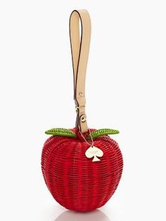 Kate Spade Outlet, Apple Shaped, Wicker Bags, Novelty Bags, A Picnic, Cute Purses, Unique Bags, Basket Bag, Crochet Bags