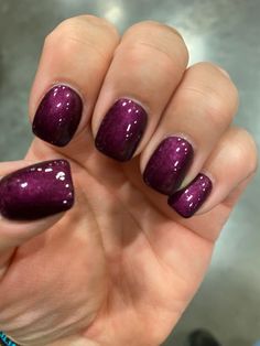 Dnd Queen Of Grape, Queen Of Grape Nail Polish, Plum Gel Nails Ideas, Dnd Purple Gel Polish Colors, Dnd Nail Designs, Dnd Purple Gel Polish, Plum Acrylic Nails, Dnd Gel Polish Colors Fall, Purple Nails Dip