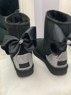 Clear crystal Ugg boots. Available in adult sizes but can also do kids on special request Uggs With Bows Outfit, Bows Outfit, Glitter Uggs, Uggs With Bows, Ugg Style Boots, Womens Booties, Bling Crafts, Nike Shoes Girls, Bow Boots