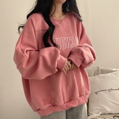 Solid Color Embroidered Logo Pullover Sweatshirt Oversized Long-sleeved Sweater With Letter Embroidery, Oversized Long Sleeve Sweater With Letter Embroidery, Oversized Sweater With Letter Embroidery, Casual Long Sleeve Sweater With Letter Embroidery, Trendy Long Sleeve Sweater With Letter Embroidery, Pink Long Sleeve Sweater For College, Pink Long Sleeve College Sweater, Casual Fleece Sweater With Letter Embroidery, Long Sleeve Fleece Top With Letter Embroidery