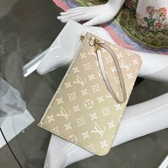 New ,Hard To Find Bags Louis Vuitton, Louis Vuitton Bags, Hard To Find, Louis Vuitton Bag, Limited Time, Bag Lady, Louis Vuitton, Pouch, Pool