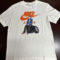 Nike Sportswear Air Moto Anime Tee T Shirt Sz Mdium Fd1332-110 Nwt $35 Ncaa 25, Shirts Nike, Anime Tees, Dri Fit Shirt, Golf T Shirts, Nike Tshirt, Nike Tees, Athletic Shirts, Nike Shirts