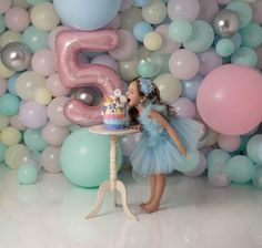 Five Year Old Birthday Photoshoot, 4 Year Birthday Photoshoot Ideas, Photoshoot Ideas For Kids Birthday, 5 Year Picture Ideas, Five Year Old Photo Shoot Ideas, 5th Bday Photoshoot Ideas, Toddler Girl Birthday Photoshooting Ideas, 6 Year Birthday Photoshoot