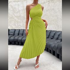 Green Beautiful Dress With A Cutout On Side Never Worn Asymmetrical Hem Dress, Flowy Design, Plain Dress, Evening Gowns Elegant, Rainbow Dress, Ruffle Hem Dress, Classy Chic, Orange Fashion, Dress For Short Women