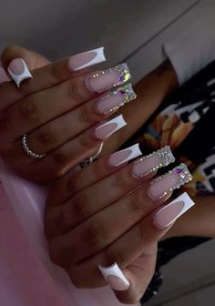 @pprettiestaesthetic Birthday Nails Dramatic, Cute New Years Nails Simple, Nails Design Square Long, Medium Birthday Acrylic Nails, White Dramatic Nails, Birthday Nails 17th Birthday, Nails For 16 Birthday, Anniversary Nails Acrylic, White Birthday Nail Ideas