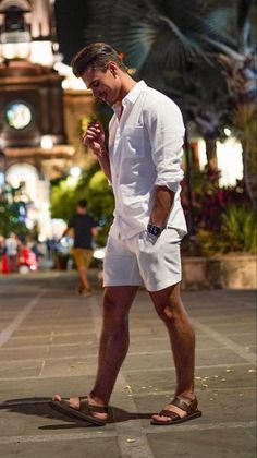 Mens Vacation Outfits, Summer Cocktail Attire, Vacation Outfits Men, Italian Mens Fashion, Seasonal Outfits, Mens Summer Outfits, Mens Casual Outfits Summer, Italy Outfits, Italian Men