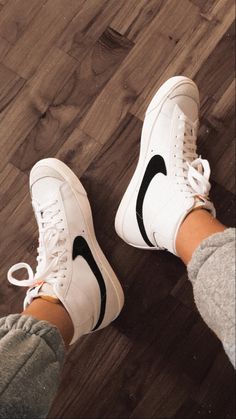 Nike Shoes Outfit, Nike Blazers Outfit, Black Nike Shoes, Nike Blazer Mid 77, Nike Blazer Mid, Embroidered Shoes