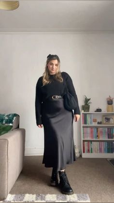 Hunter Mcgrady Street Style, Winter Style Midsize, Christmas Outfits Women Plus Size, Chubby Fashion Outfits Winter, Midsize Work Fashion, Curvey Outfit, Work Outfits Midsize Women, Work Outfits Midsize, Work Outfits Women Mid Size