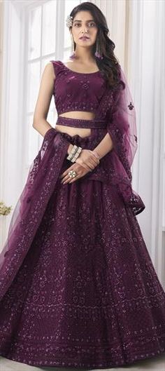 Monochrome Lehenga, Maroon Lehenga, Latest Lehenga Designs, Indian Wedding Lehenga, Choli Dress, Modest Evening Dress, Georgette Lehenga, Party Wear Lehenga Choli