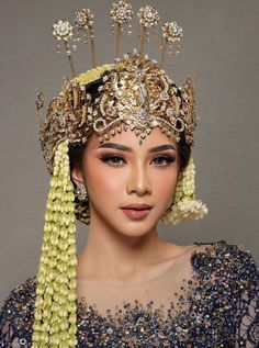 Jawa Pride, Javanese Wedding, Essence Makeup, Wedding Prep, Bride Makeup, Makeup Inspo, Devon, Pre Wedding, Culture Art