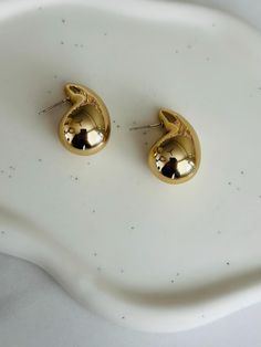 Gold Bold Earrings, Metallic Earrings, Old Money Style Aesthetic Earrings, Gold Earrings, Water Bold Earrings, Water Drop Earrings Old Money Style Aesthetic, Gifts For Her Aesthetic, Metallic Earrings, Teardrop Earrings Gold, Her Aesthetic, Aesthetic Earrings, Earrings Gold Hoop, Earrings Teardrop, Bold Earrings