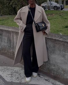 tan wool coat long pure cashmere trench coat plus size long camel overcoat big girls coats and jackets spring attire for women #attire #attires #wintercoat #trench #trenchcoat #overcoat #jackets Beige Coat Outfit, Beige Coats, Winter Nyc, Ny Outfits, Estilo Indie, Winter Fashion Outfits Casual