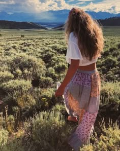 Granola Girl Aesthetic, Wardrobe Tips, Outfits Chic, Granola Girl, Nice Style, Hippie Outfits, Instagrammer, Summer Fits, Looks Vintage