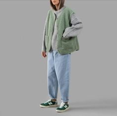 Wollen Vest Outfits, Aw 23 Street Style, Scandi Fashion 2023, Mid Size Scandinavian Fashion, Prefall 2024 Outfit, Colorful Outfits Winter, Fisherman Aesthetic Outfit Women, Copenhagen Style Fall 2023, Warm Aesthetic Outfit