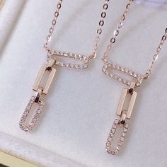 Product Information



SKU：
PGE-074


Material：
18K Gold


Material Weight：
1.7g (Appro.)


Chain Length: 
18‘’ (45cm)


Gemstone Type：
Diamond


Diamond Color：       
H


Diamond Clarity：
SI


Diamond Weight:
0.095 Carat


Stone Creation Method：
Natural


Stone Treatment Method：
Not-treated Zipper Lock, Lock Necklace, Necklace Chain Lengths, Diamond Color, Necklace Chain, Diamond Clarity, Gold Material, Chain Lengths, Chain Length