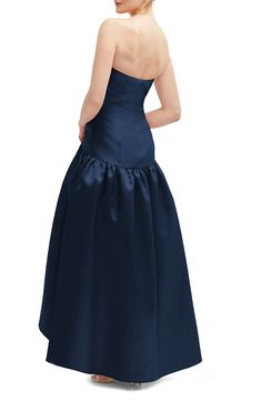 Grace and glamour animate a glossy strapless gown finished for flow with a high-low hemline. 46" length (size 8) Hidden back-zip closure Strapless Lined 100% polyester Dry clean or machine wash, tumble dry Imported Taffeta Bridesmaid Dress Long, Prom Dresses With Umbrella, 1920 Theme, Snowball Dresses, Wedding Guest Fashion, Prom 2k24, Navy Bridesmaid Dress, Epic Clothes, Ballgown Skirt