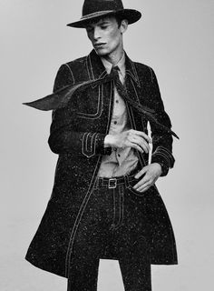 “The Good, The Bad and The Ugly” captured by the lens of Umit Savaci, for the latest issue of GQ Turkey. Edgy Cowboy, Grunge Editorial, Man Editorial, Menswear Trends, Mens Editorial, Western Look, Mens Fashion Urban, Boho Chic Outfits, Cowboy Style