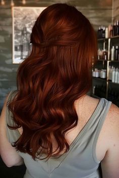 Person with beautifully colored auburn hair, suitable for any skin tone Auburn Hair Color Ideas, Dark Auburn, Light Hair Color, Formal Hairstyles, Cool Hair Color