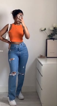 Regular Everyday Outfits, Crop Top Mom Jeans Outfit, Company Shirt Outfit Women, Cute Simple Summer Outfits Black Women, Cute Summer Jeans Outfit, Morning Party Outfit, Simple Everyday Outfits Spring, Local Bar Outfit, Outfits For Dates With Boyfriend