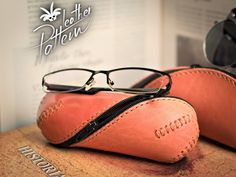 This is a one page for each model digital PDF pattern meant to guide you through creating two spectacular leather eye glasses cases like the ones in the pictures.  Video tutorial https://youtu.be/uJnK-djQB9o - The first model is more suitable to be used for carrying around reading glasses while the second one will very adequately accommodate a pair of sunglasses. - We used about two square feet of 5-6 oz ( ~ 2 mm ) thick vegetable tanned leather and about 600 mm of zipper. - The one from the for Glasses Case Pattern, Long Wallet Pattern, Eye Glasses Case, Pattern Meaning, Leather Patterns, Leather Glasses Case, Glasses Cases, Wallet Pattern, Leather Pattern