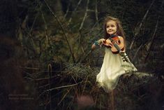 Girl Playing Violin, Celtic Woman, Foto Baby, Princess Diana, Art Music, Music Is Life, Music Art