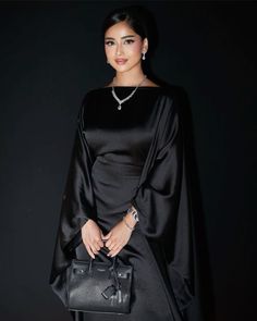 Stile Hijab, Modesty Outfits, Chique Outfits, Fancy Dresses Long, Modest Dresses Casual, Elegant Dresses Classy, Modesty Fashion, Arab Fashion, Hijabi Fashion