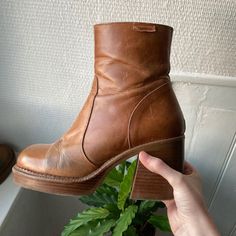 90s Fashion Boots, Brown Platform Boots Outfit 70s, 70s Fashion Boots, Heeled Brown Boots Outfit, Brown Platform Boots Outfit, Brown Heeled Boots Outfit