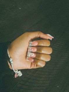 Short Acrylic Nails With Charms, Vacation Nails Black, Short Nails With Charms, Vacation Nails Black Women, Acrylic Nails With Charms, Nails Black Women, Nails With Charms, Nails Charms, Henna Nails