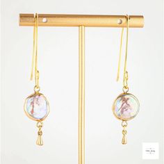 Gold-leafed mother-of-pearl fancy drop earrings Pink Drop Earrings, Pink Pearl Earrings, Earrings Boho Chic, Pearl Statement Earrings, Long Pearl Earrings, Mother Of Pearl Jewelry, Pearl Dangle Earrings, Mother Of Pearl Earrings, Boho Chic Jewelry