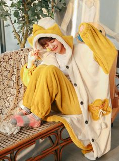 Function: keep warmStyle: suitWeaving: knittingSuitable season: winterSleeve length: long sleevePattern: cartoon animationThickness: thickeningName of fabric: flanneMain fabric composition: polyester fiber (polyester)Content of main fabric components: 100(%)Size: M,L,XL,XXL Piyama Korea, Star Pajamas, Kawaii Wardrobe, Pijama Soft, Nightgown Sets, Long Nightgown, Yellow Star, Cozy Pajamas, Summer Pajamas