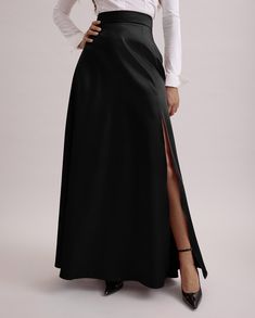 JOYCE est une jupe longue en satin noir avec une fente haute ouverte et une fermeture cachée. Avec son élégance, cette jupe sera votre parfait allié pour votre prochain événement! Black Satin Maxi Skirt, Long Satin Skirt, Satin Maxi Skirt, Satin Noir, Spring Sneakers, Satin Maxi, Fall Coat, Satin Skirt, Women's Skirts