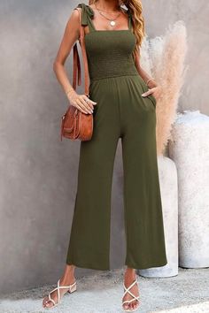 Get ready for warmer weather with our fun and fabulous jumpsuits guide! We've handpicked the most stylish women's jumpsuits perfect for spring, including casual looks and the hottest seasonal trends. Jetset your way through spring fashion with our must-have jumpsuits, now available to buy! Spring Fashion Essentials, Women's Wardrobe Essentials, Spring Outfits Men, Spring Fashion Casual, Cool Summer Outfits, Spring Fashion Trends, Spring Outfits Women, Summer Fashion Trends, I Love A