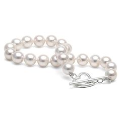 These are perfect for my bridesmaids! Sweet Freshwater pearl bracelets with a heart-shaped toggle clasp! Valentine Gifts Jewelry, Infinity Engagement Ring, Pearl Bracelets, Pearl And Lace, Pearl Necklaces, Gold Gifts, Freshwater Pearl Bracelet, Bridesmaid Bracelet, Valentines Jewelry