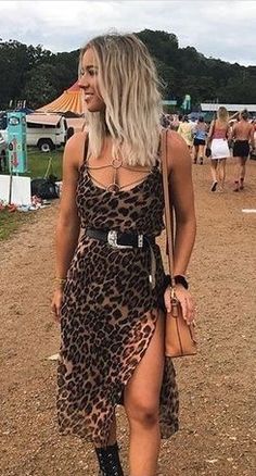 90s Music Festival Outfits, Rocker Beach Outfit, Festival Outfits In Your 30s, Animal Print Festival Outfit, Blonde For Brown Skin, Festival Outfits Midsize, Stagecoach Festival Outfits, Shoe Collection Aesthetic, Creative Style Outfits