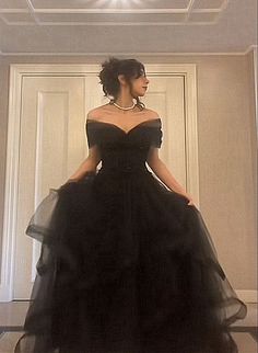 Royaltycore Dress, Tulle Prom Dress Black, Long Party Dress, 파티 드레스, Chique Outfits, Black Off Shoulder, Black Prom Dress, Prom Dress Inspiration, Black Prom