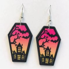 Halloween Coffin Earrings With Black And Pink Paint #Halloween #Goth #Gothic Show Off Your Spooky Side With These Fun Acrylic Earrings! Size: 48 Mm* 21mm Paint Halloween, Coffin Earrings, Halloween Coffin, Halloween Goth, Pink Paint, Accessories Jewelry Earrings, Acrylic Earrings, Black And Pink, Boutique Jewelry