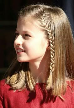 Gwen Hair, Hair Design For Wedding, Short Hair For Kids, Kids Short Hair Styles, Girl Hairdos, Princess Leonor, Hair Upstyles, 90s Hairstyles