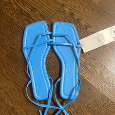 Nwt Size Us 9 Spring Open Toe Flip Flops With Adjustable Strap, Blue Flat Sandals For Summer, Trendy Blue Sandals With Ankle Strap, Blue Sandals With Adjustable Strap For Spring, Blue Flat Sandals For Beach Season, Spring Blue Sandals With Adjustable Strap, Blue Flat Heel Flip Flops For Beach, Blue Summer Sandals With Ankle Strap, Blue Ankle Strap Sandals For Summer