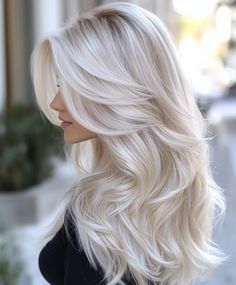 💇 Elegant Ombre Hair Platinum Blonde Long Layered Platinum Blonde Hair, Bright Blonde Hair With Dimension, Blonde Winter Hair, Milky Blonde Hair, Hair Platinum Blonde, Blonde Platinum, Bleach And Tone