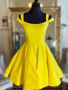 Off the Shoulder Short Yellow Satin Prom Dresses Teen Graduation Dresses, Yellow Satin Prom Dress, Event Dresses Short, Yellow Homecoming Dresses, Homecoming Dresses For Teens, Cocktail Dress Yellow, Formal Dresses Graduation, Short Satin, Dresses Satin